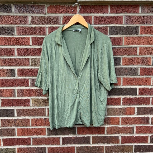 ASOS design Olive Collared Button Short Sleeve Pajama Top - Picture 2 of 5